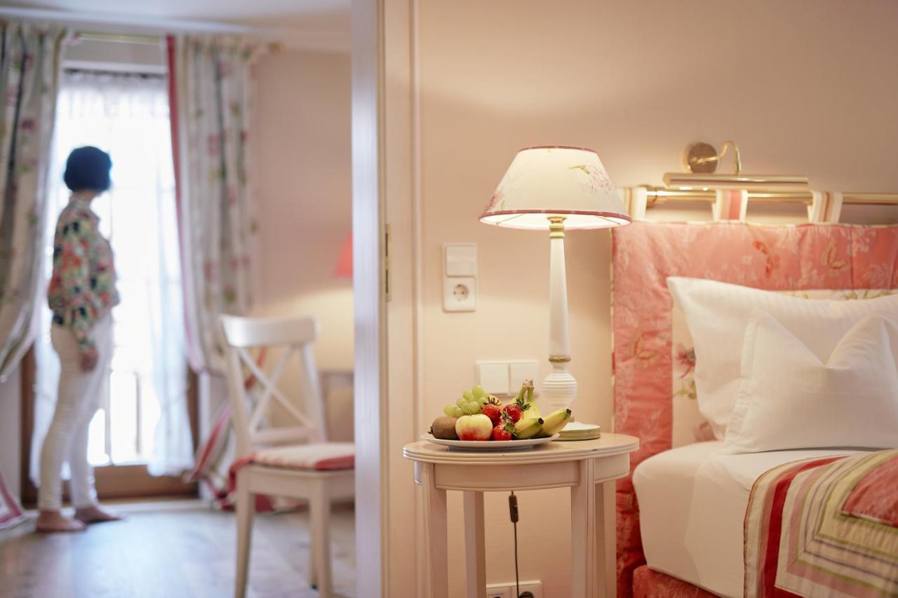 Romantik Hotel & Restaurant Hirsch Зонненбюль Экстерьер фото